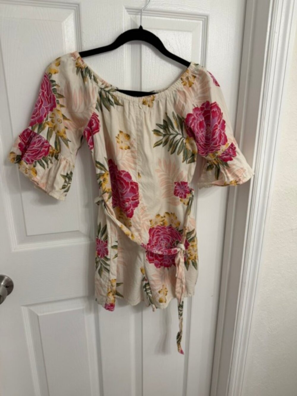Billabong Romper Floral Print Bell Sleeves Ruffle Cottage Boho Beachy Size XS